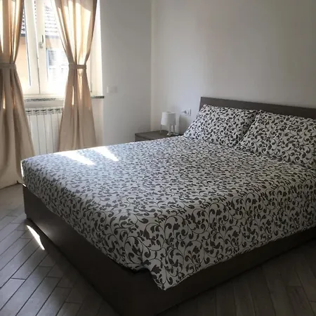 Home Hotel *