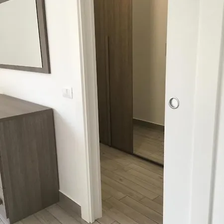Home Hotel *