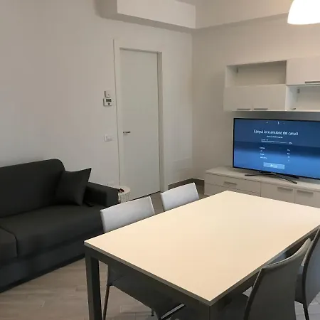 Home Hotel アパートホテル